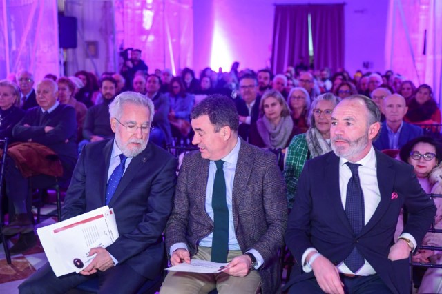 O presidente do Parlamento recorda que o galeguismo está en débeda con Rosalía de Castro